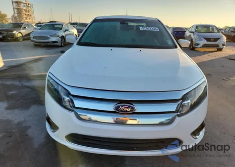 2011 Ford Fusion Hybrid z USA, uszkodzony, nr VIN 3FADP0L36BR222053